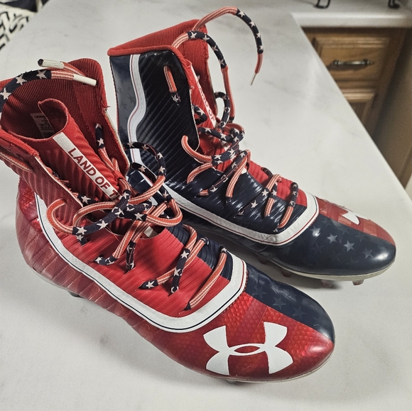 Mens Under Armour Football Cleats - Picture 3 of 5